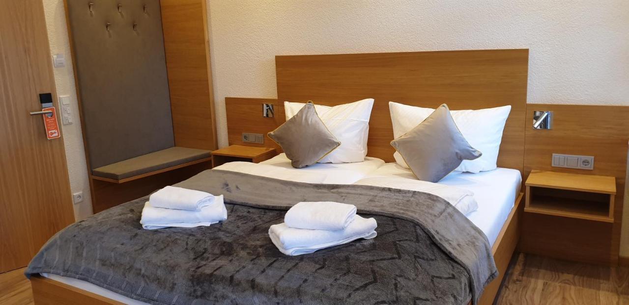 Gasthause Zur Krone Hotel Leimen  Buitenkant foto